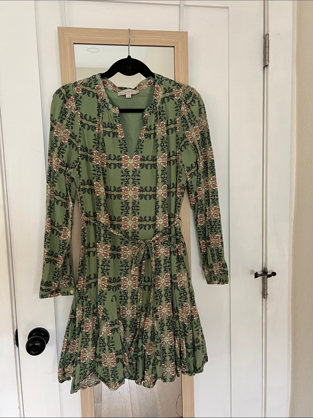 LOFT Olive Green Floral Tie-Waist Long Sleeve Dress